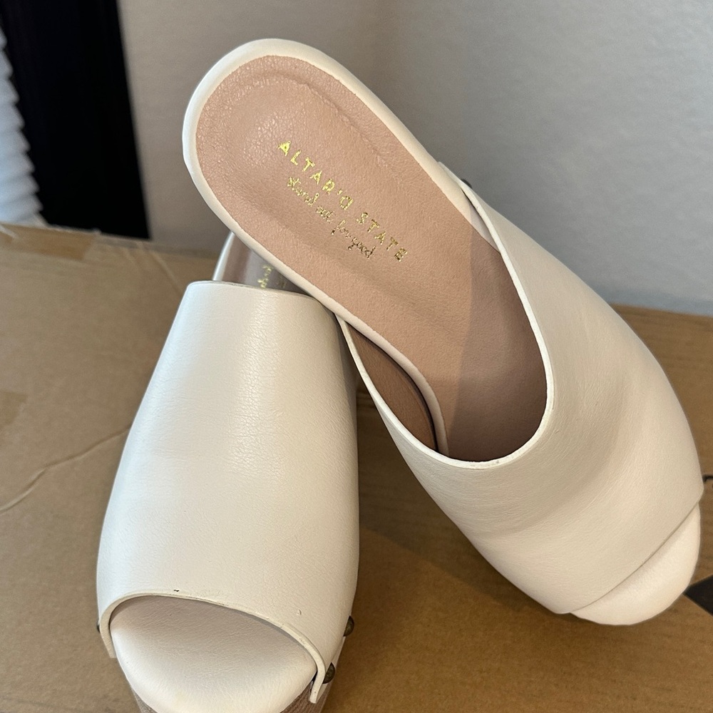 NWOT Altar'd State Cream Open-Toe Slip-On Mules. NWOT  7.5